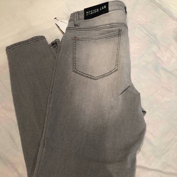 Design Lab Lord & Taylor Skinny Jeans Size 29🌸 - Picture 3 of 7